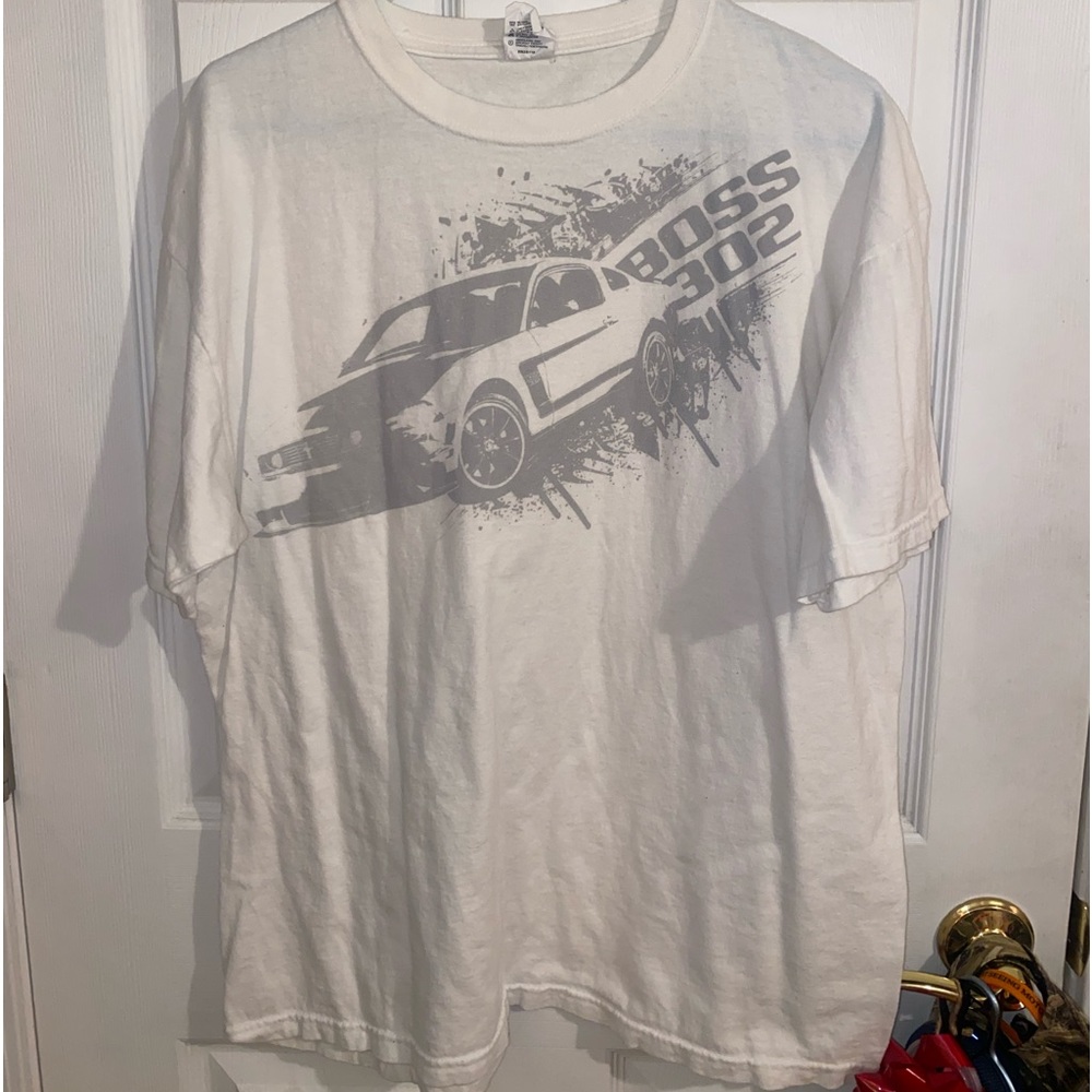 White and gray Ford Mustang Boss 302 Tee shirt size XL